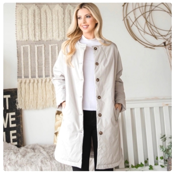 NYLON TRENCH COAT✨️ - Picture 2 of 11